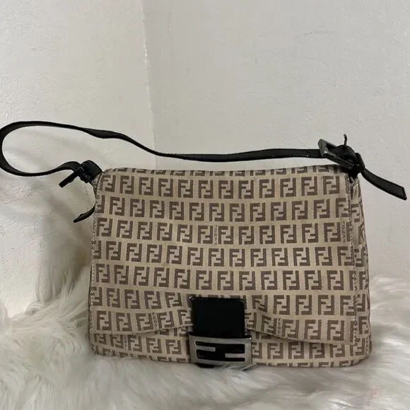 💯Authentic Fendi Shoulder Bag🍀